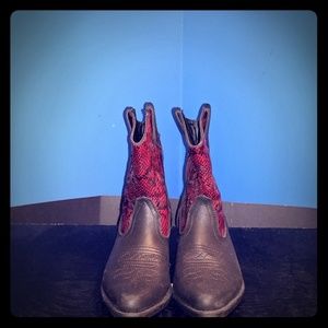 Red and Black Cowboy Boots! Size 8